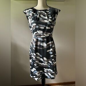 Banana Republic Women’s Blue Patterned Midi Dress Size 4